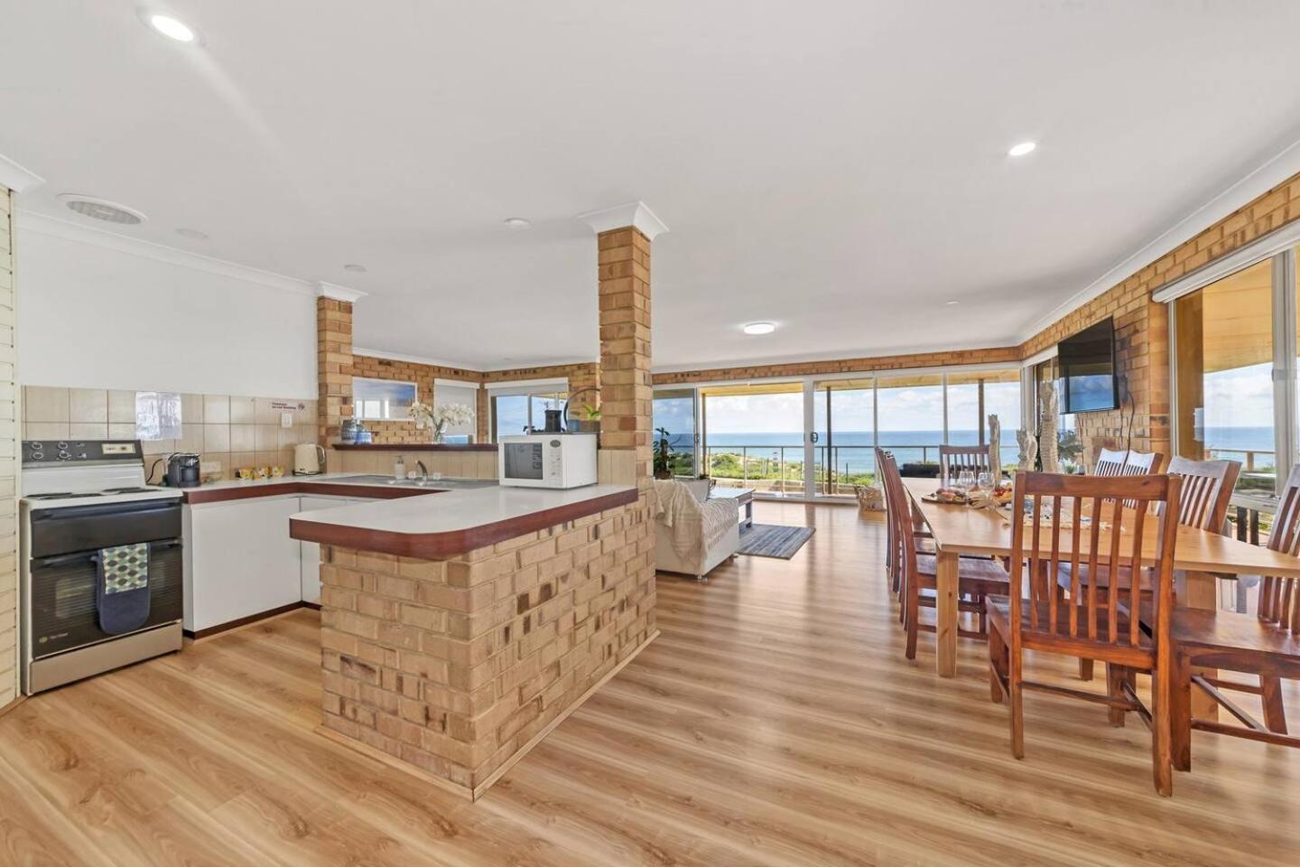 Pet-Friendly Beachfront Family Getaway With Views Villa Mandurah Exterior foto