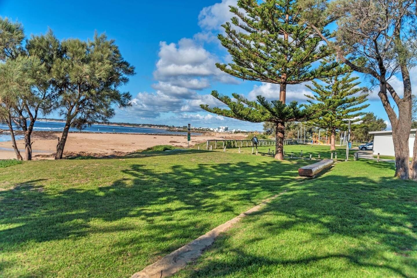 Pet-Friendly Beachfront Family Getaway With Views Villa Mandurah Exterior foto